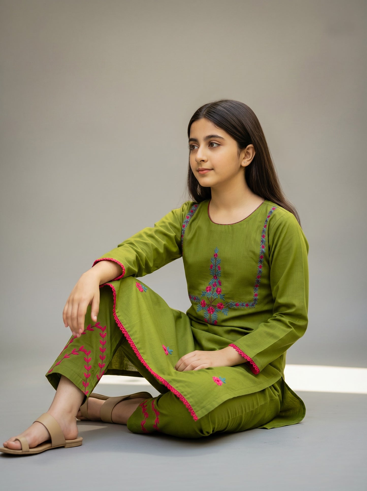 Mehandi Floral Hazara Hand Embroidery (2 Piece)