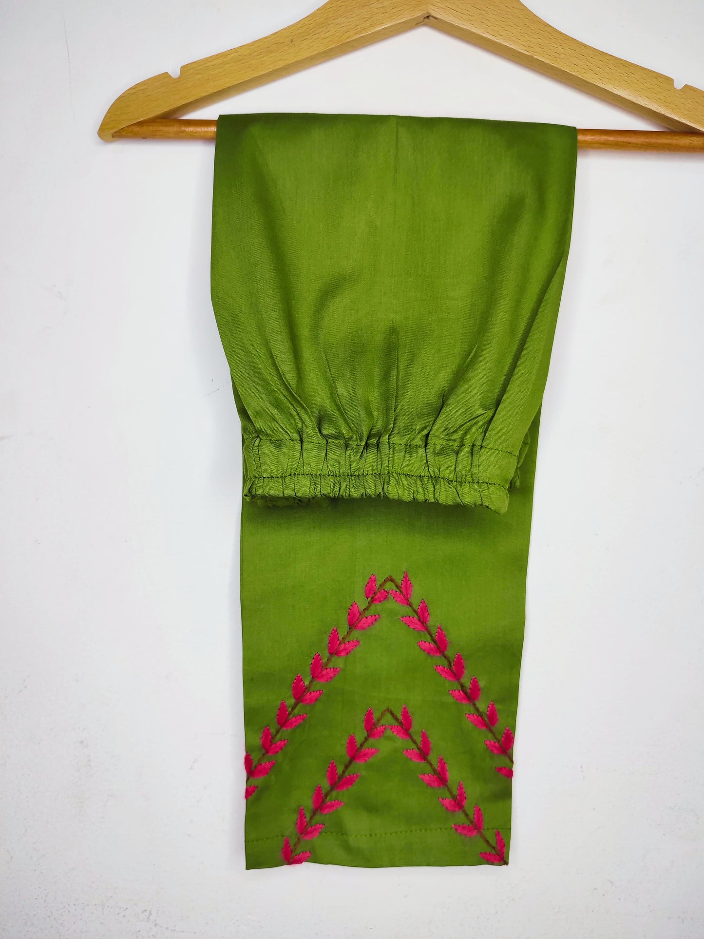 Mehandi Floral Hazara Hand Embroidery (2 Piece)